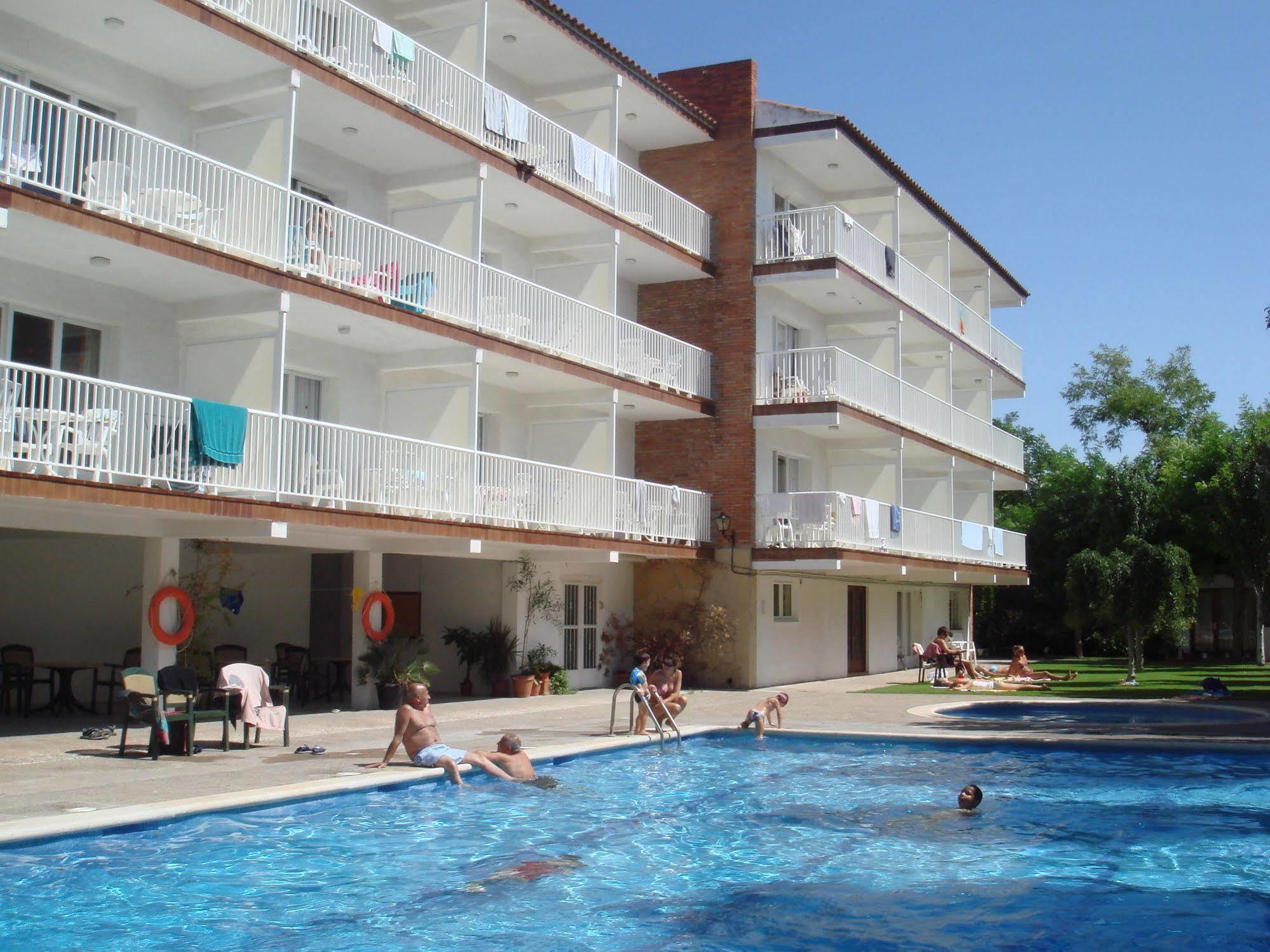 Apartamentos Sunway Amapola Sitges Exterior foto